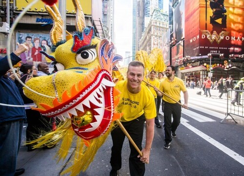 Feierlicher Umzug bei der Parade in New York