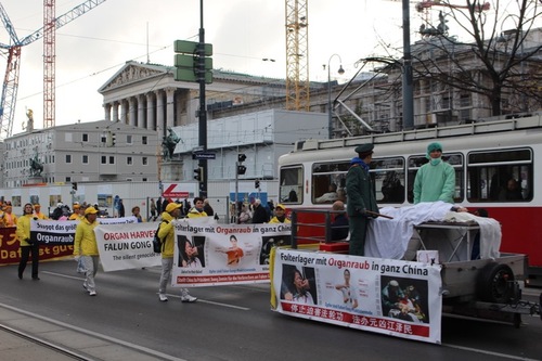 Beim Parlament. © FDI Österreich