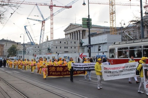 Beim Parlament. © FDI Österreich