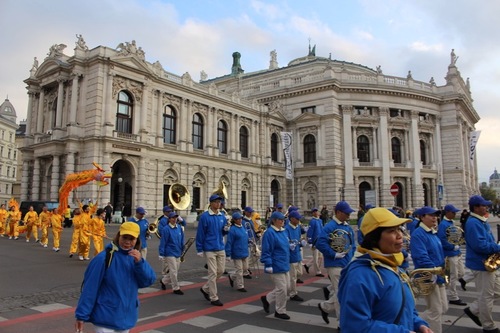 Parade beim Burgtheater. © FDI Österreich