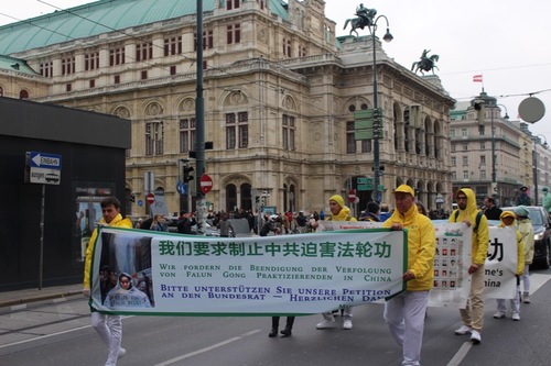 Für ein Ende der Verfolgung von Falun Gong in China. © FDI Österreich