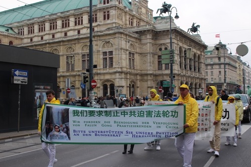 Für ein Ende der Verfolgung von Falun Gong in China. © FDI Österreich