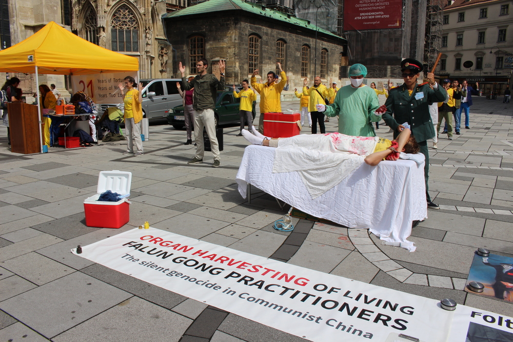 Organraub-Nachstellung am Stephansplatz, 19.07.2020 @FDI Österreich