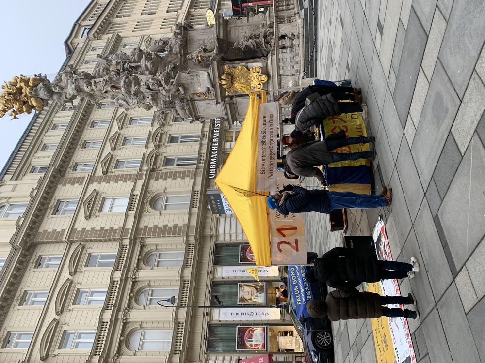 Kundgebung am Graben vor der Pestsäule, Wien. Foto: privat