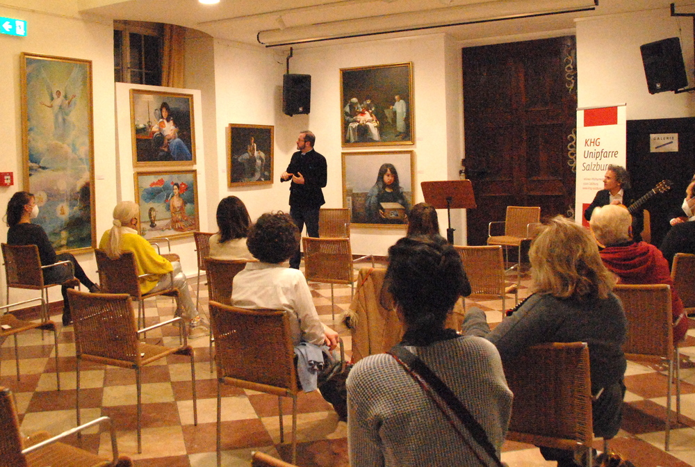 Eröffnung der Kunstausstellung in Salzburg, veranstaltet vom Afro-Asiatischen Institut und dem Falun Dafa Verein © FDN