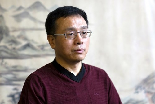 Li Zhenjun erzählt am 2. Januar 2017 in Manhattan, New York, seine Geschichte von Verfolgung in China. (Samira Bouaou/Epoch Times) 