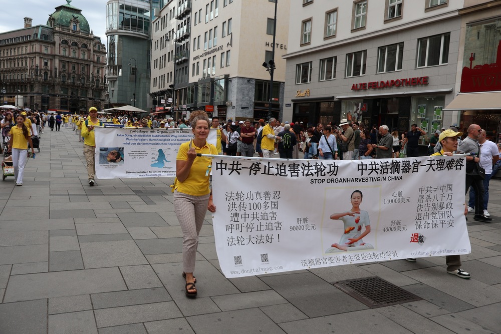 Parade durch Wiens Innenstadt. Foto: FDI