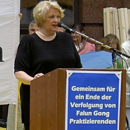 Präsidentin von IGFM-Österreich: Frau Katharina Grieb