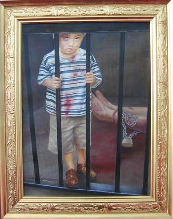 Warum schlagen die Polizisten mich und meine Mama? Dieses Gemälde von Weixing Wang basiert auf einer wahren Geschichte, wo eine Mutter und ihr Sohn in China inhaftiert werden, nur weil sie Falun Gong praktizieren.