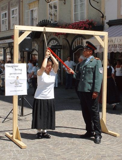 Opfer gefoltert am Galgen