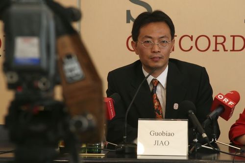 Jiao Guobiao bei einem Pressegespräch, veranstaltet von der Internationalen Gesellschaft für Menschenrechte (IGFM) anlässlich des EU-China Menschenrechtsdialoges 2006 in Wien